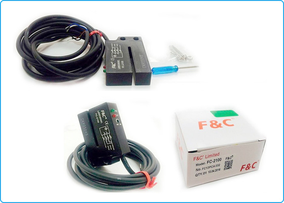 PNP NO + NC 2mm गैप इलेक्ट्रिक लेबल सेंसर 24V DC पैकिंग मशीन उपयोग